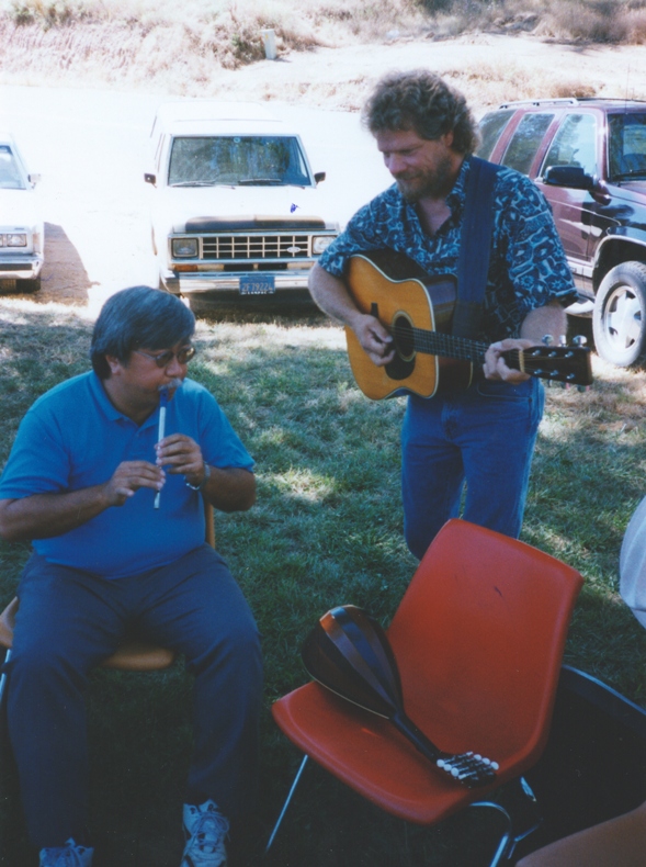 Reno jams with Raymond